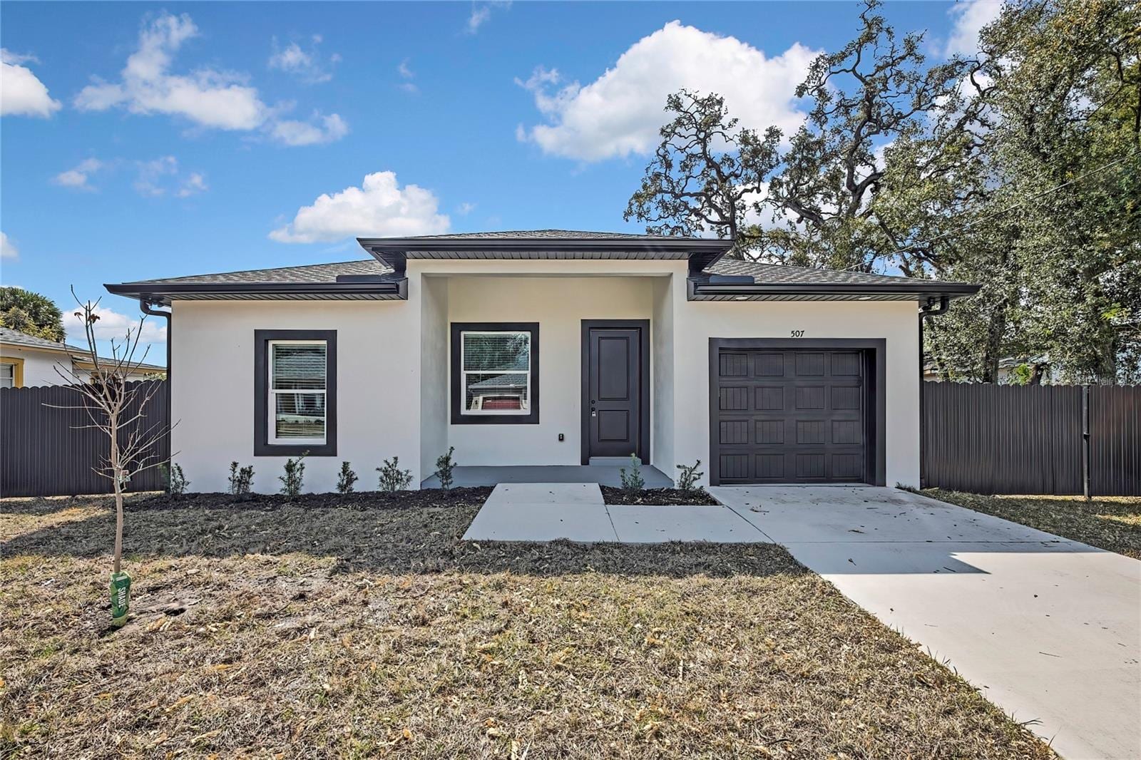 507 E Baker photo 2
