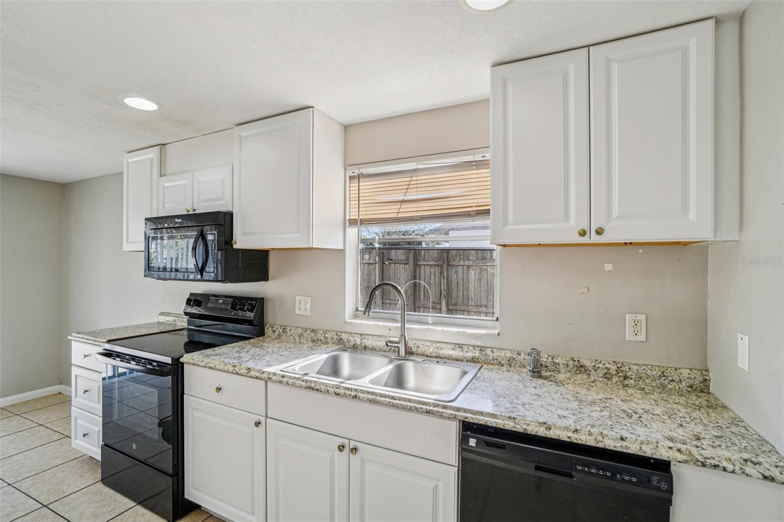 6807 White Cliffs Way photo 4