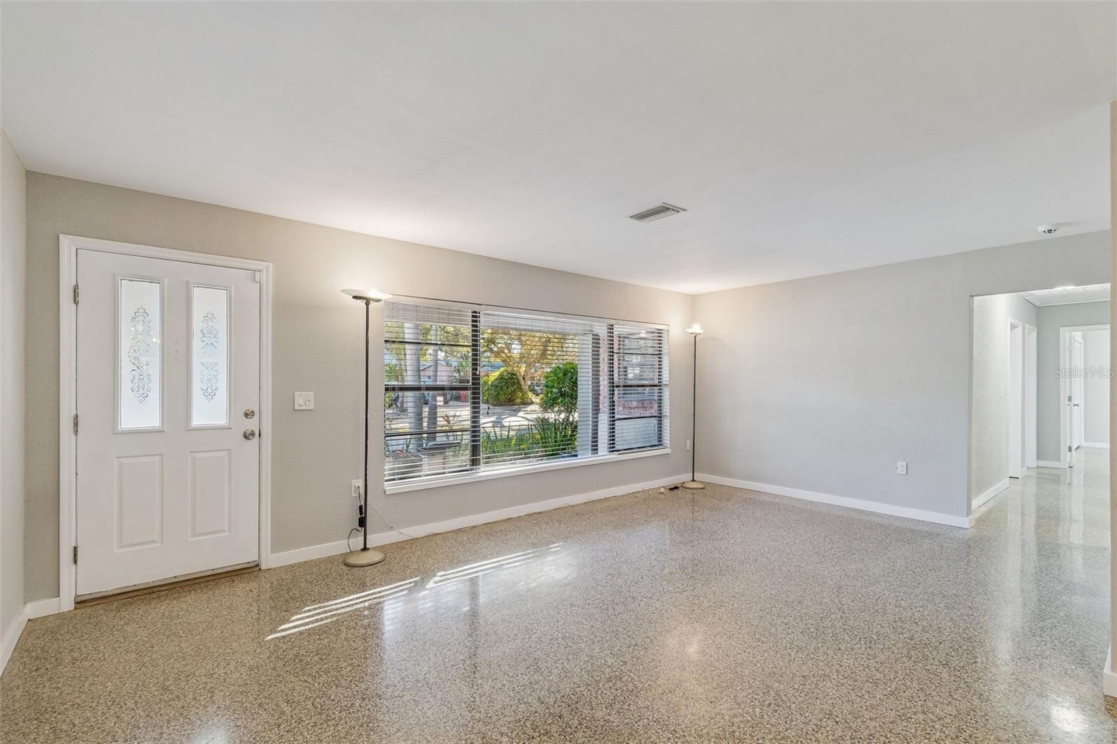 4633 W Longfellow Ave photo 3