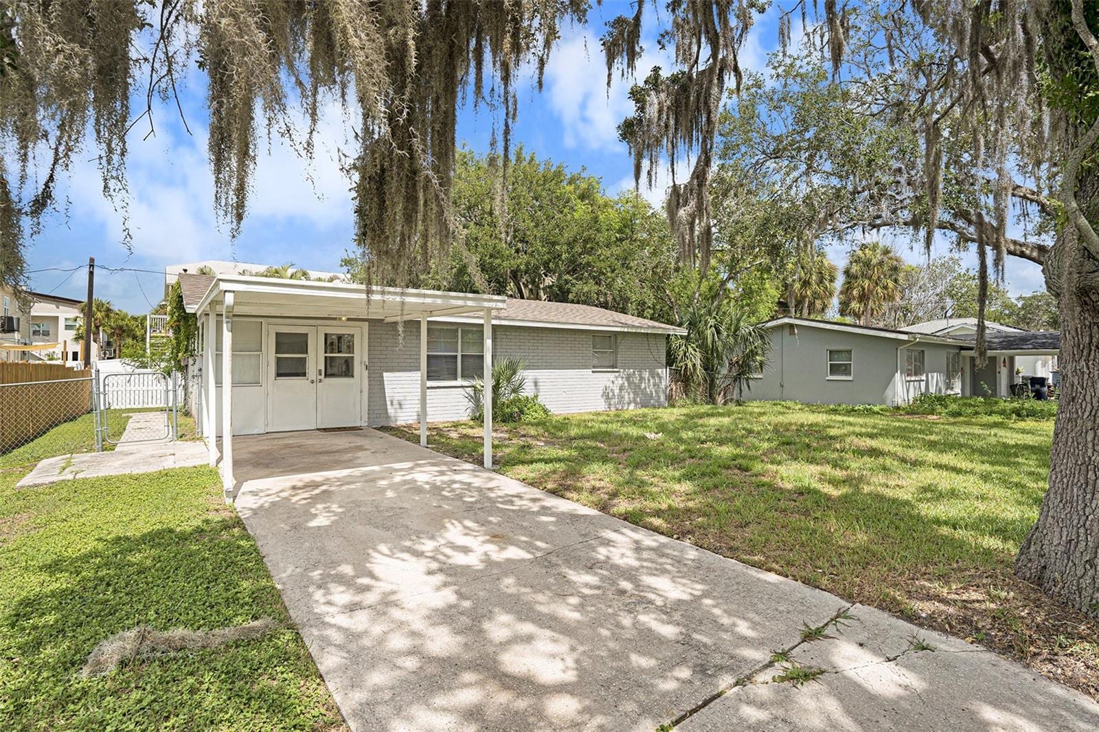 7253 Dianne Dr photo 2