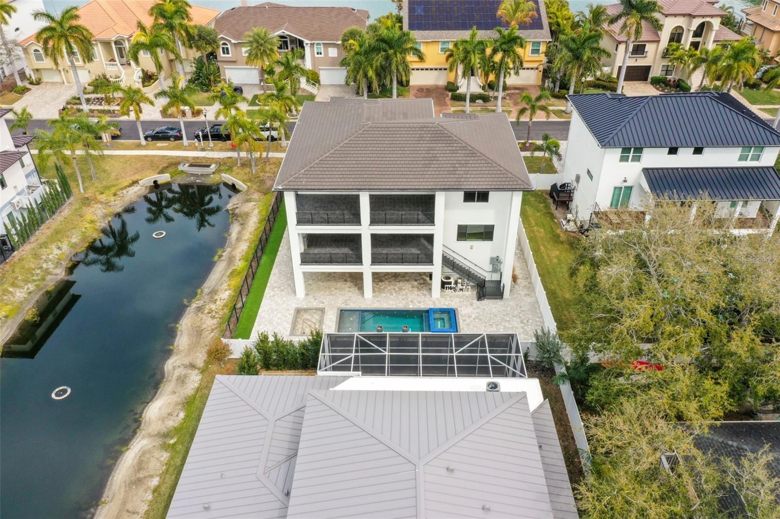 6012 Kipps Colony Dr E photo 2