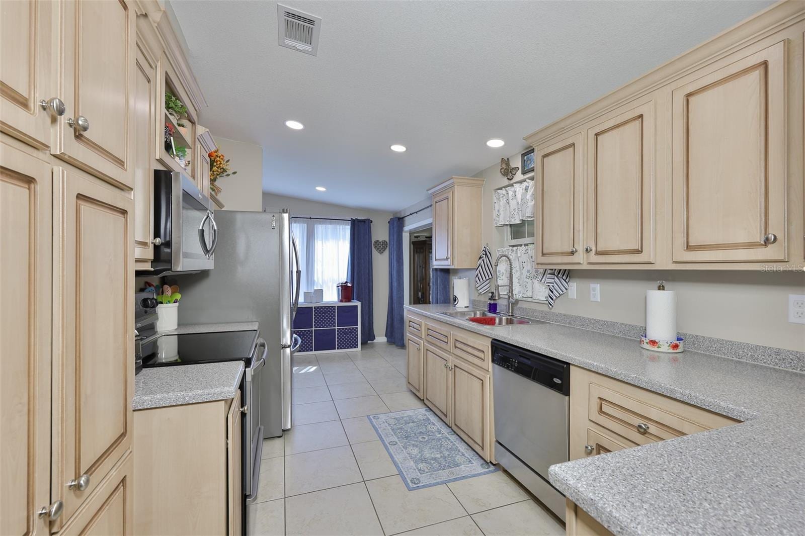 37041 Neukom Ave photo 5