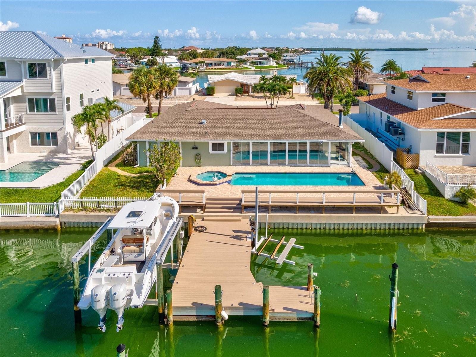 441 Palm Island NE photo 3