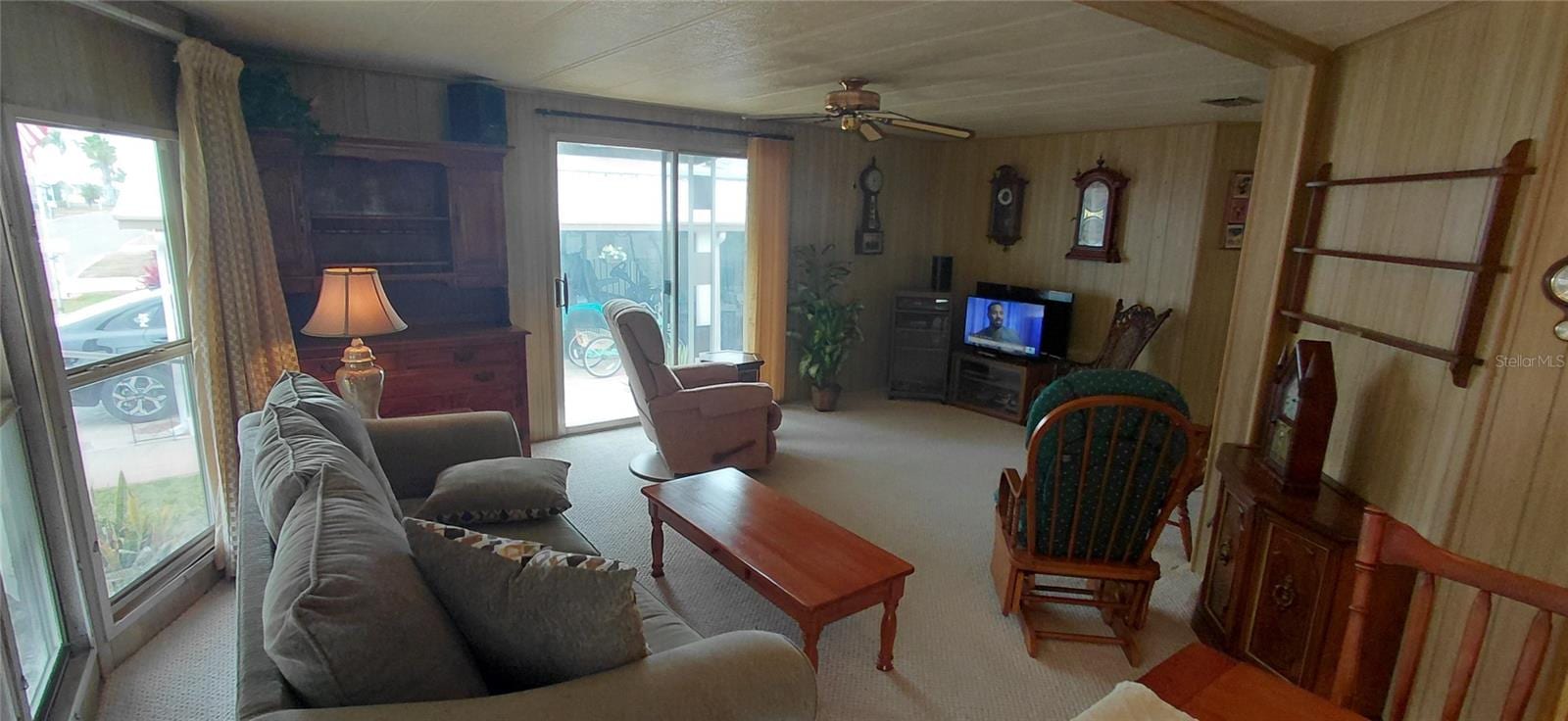 2127 Oahu Dr photo 4