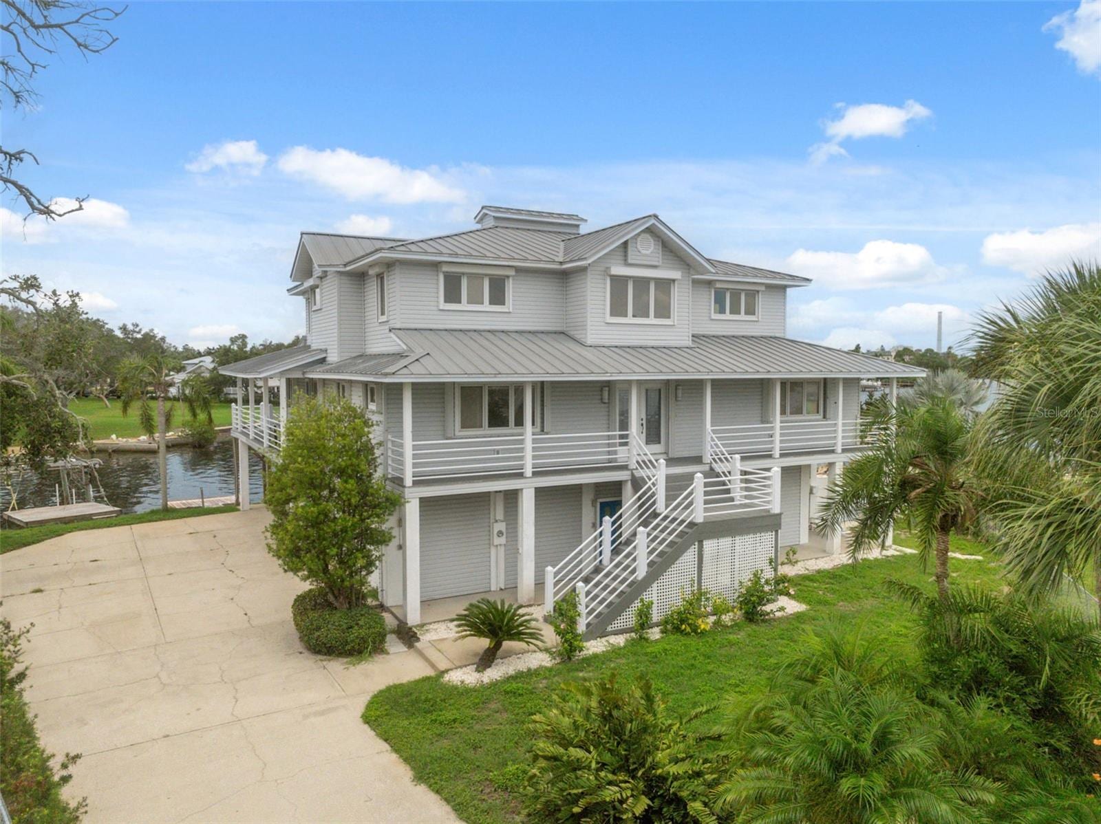 1906 Gulfview Dr photo 3