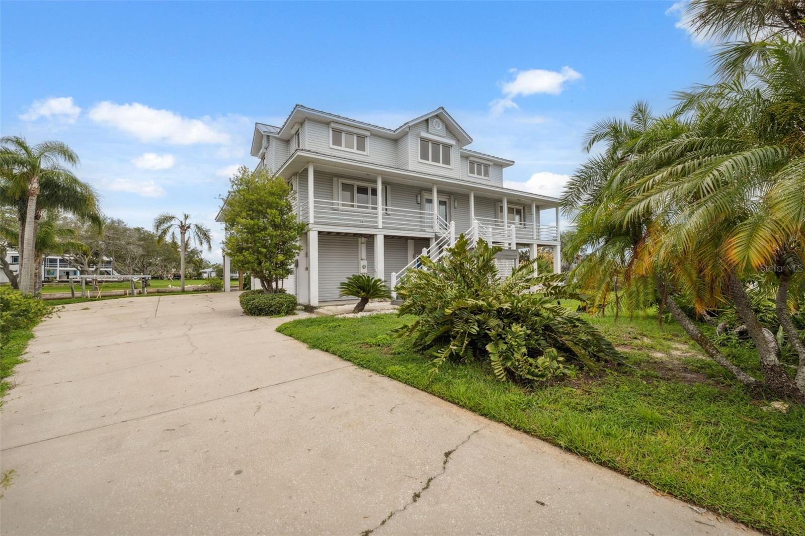 1906 Gulfview Dr photo 4