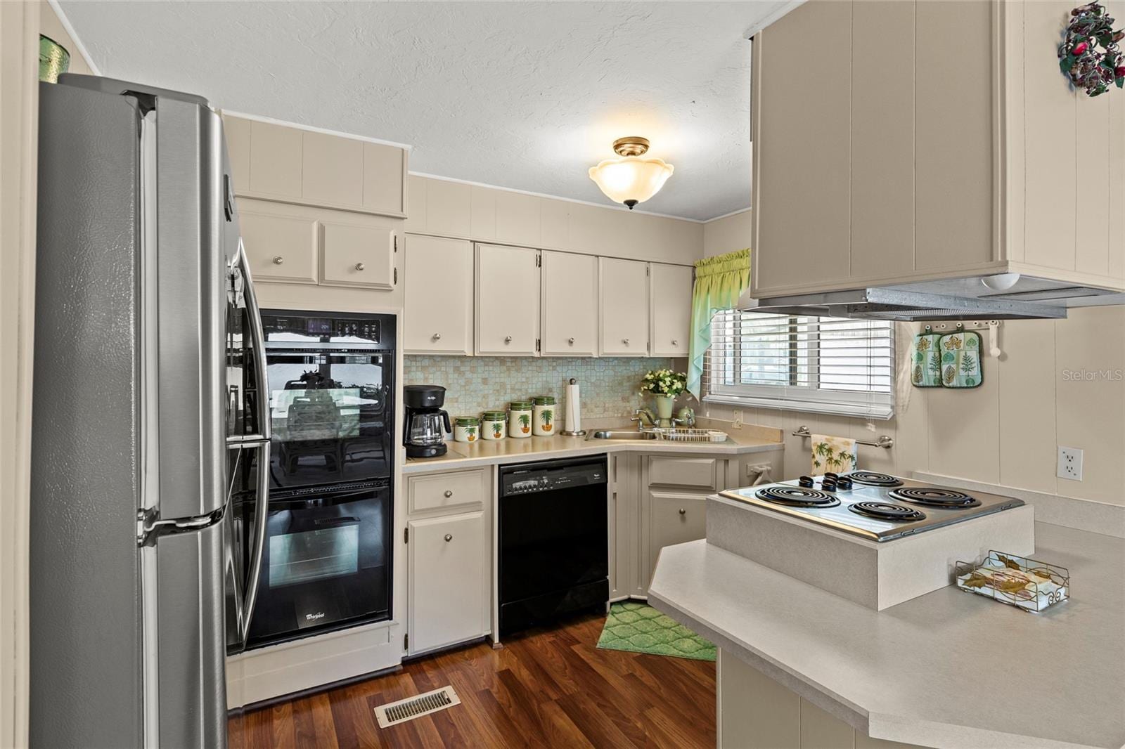 323 Terra Ceia Dr photo 2