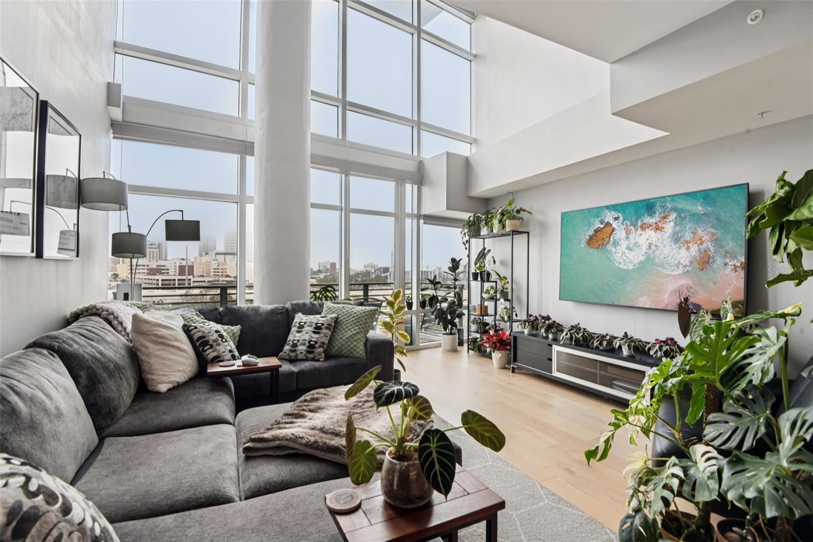 1120 E Kennedy Blvd #715 photo 2