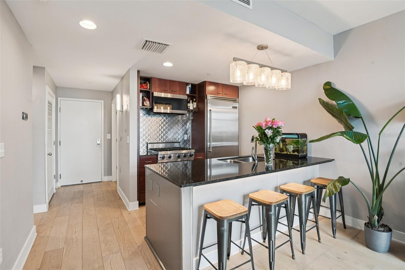 1120 E Kennedy Blvd #715 photo 3