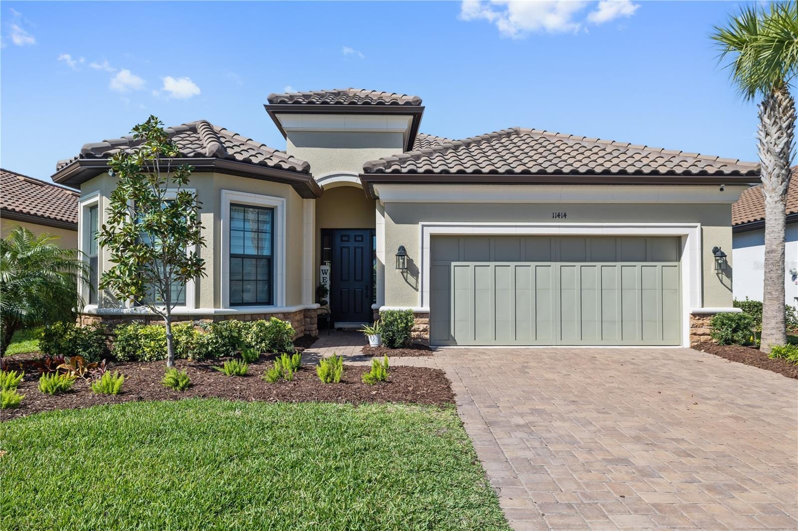 11414 Juglans Dr photo 2