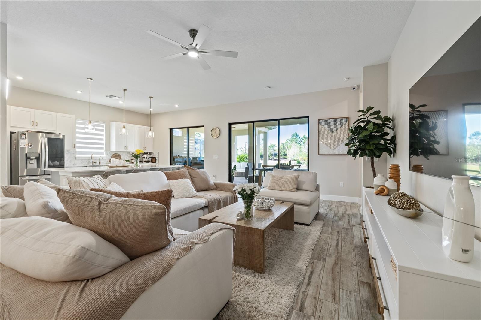 11414 Juglans Dr photo 5
