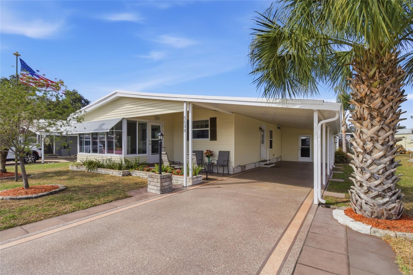 5533 Regal Way photo 4