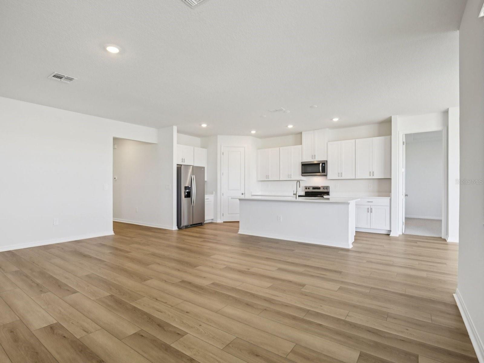 13220 Shellmore Ave photo 3