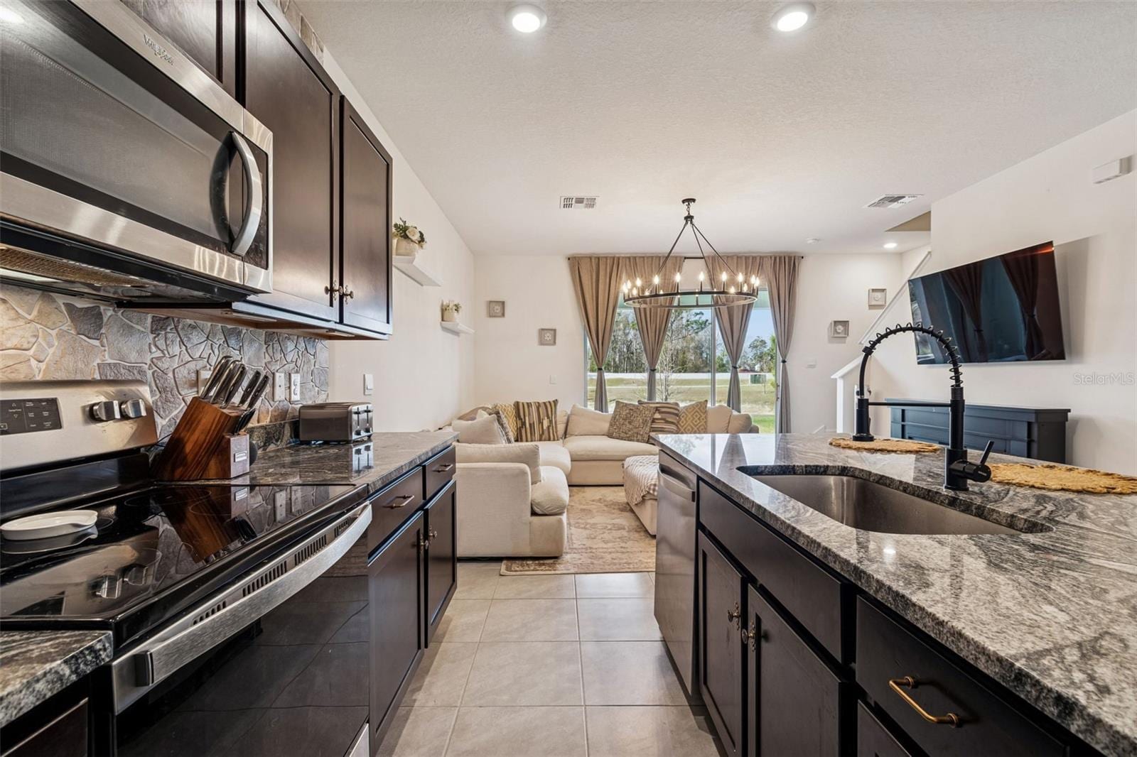 11032 Crescent Deer Dr photo 4
