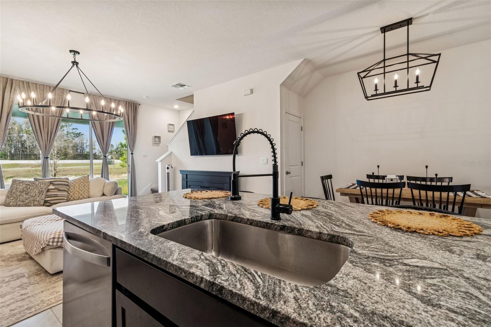 11032 Crescent Deer Dr photo 5