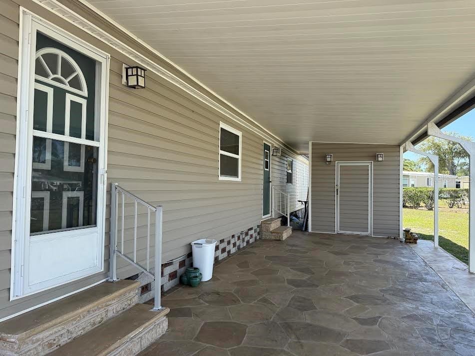 5168 Rubber Tree Cir photo 3