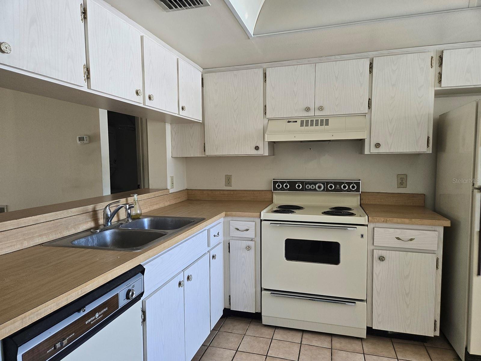 7700 92nd St #202 photo 3