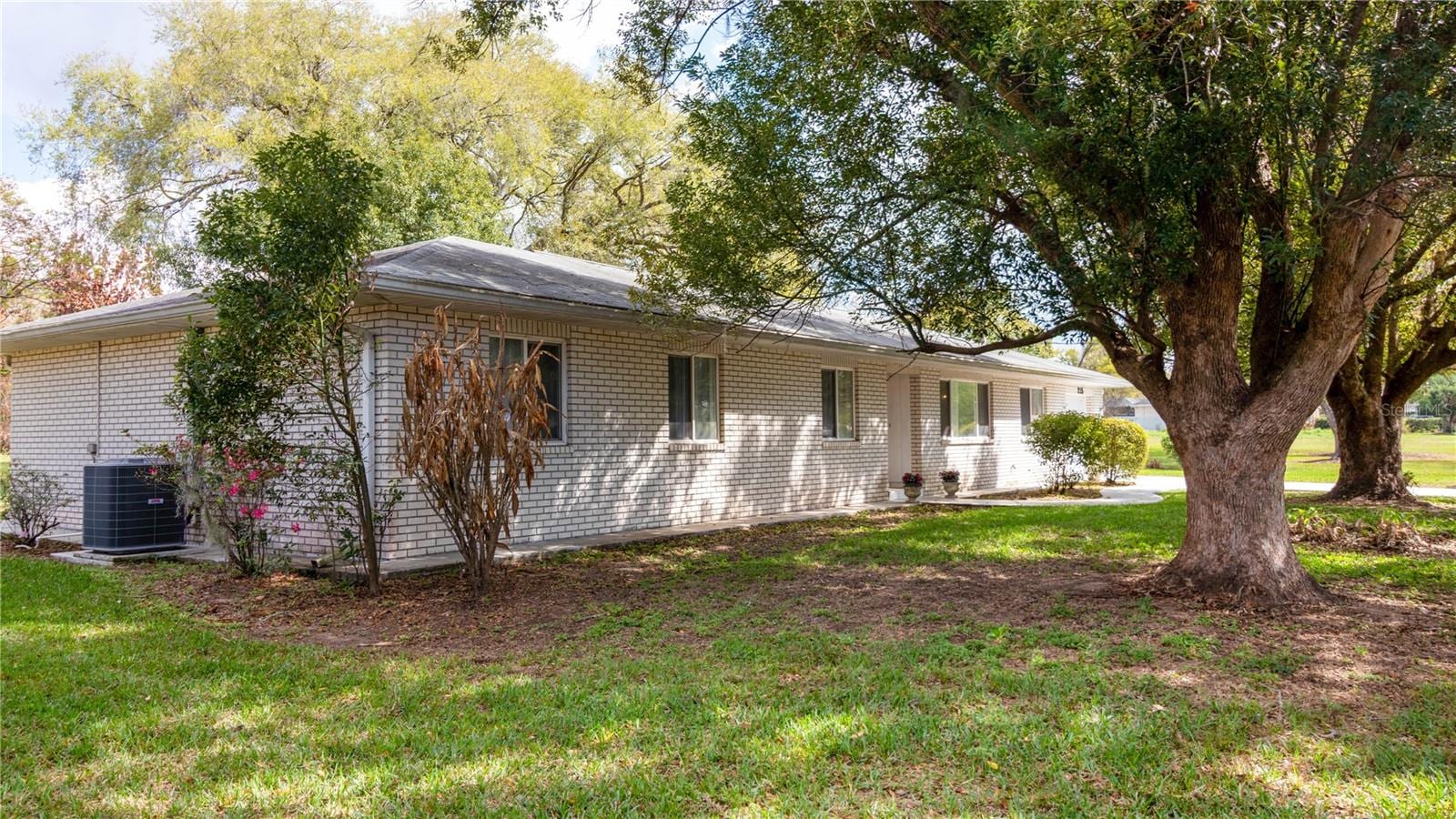 215 Morningside Dr photo 2