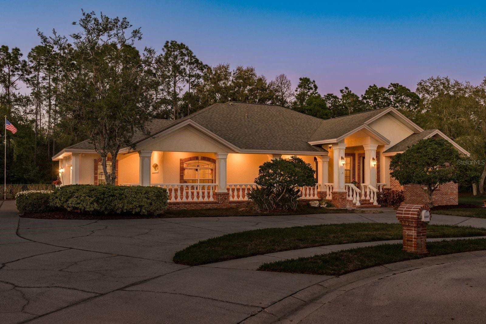 6207 Claire DE Lune CT photo 5