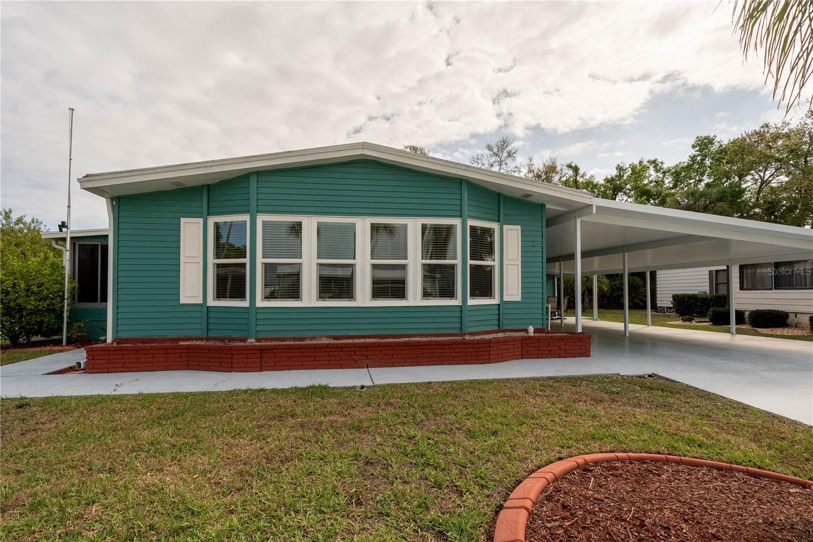 5910 Majestic Way photo 4