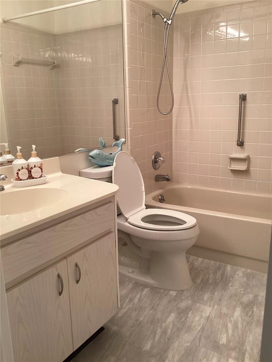 2512 Lancaster Dr #2512 photo 4