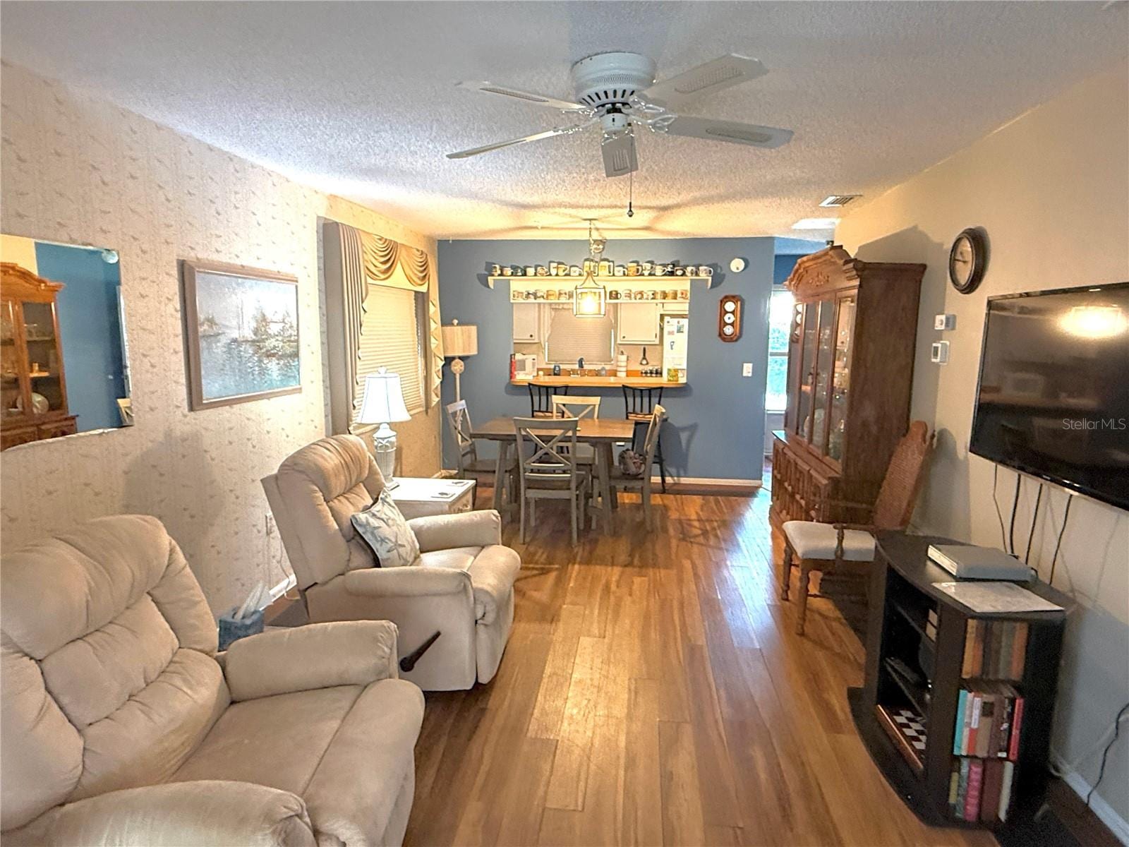 390 301 Blvd W #8A photo 5