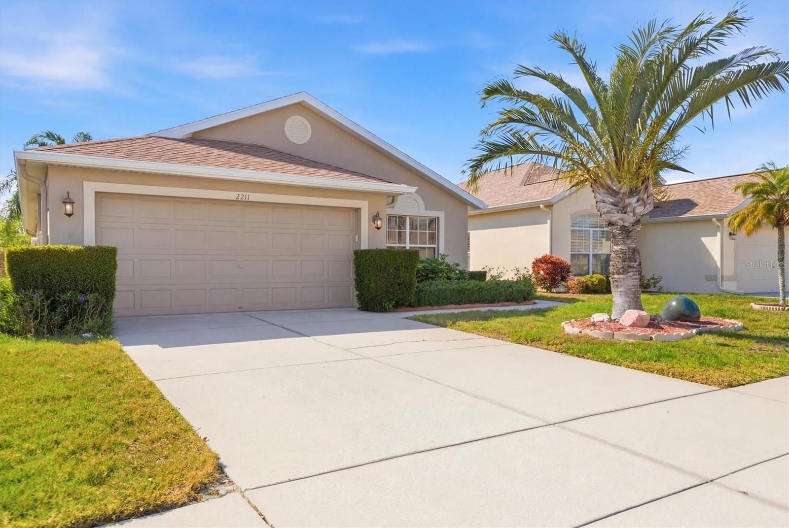 2211 Pleasant Hill Ln photo 2