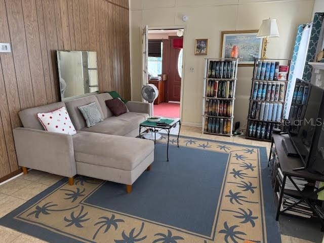 1010 Plaza St photo 3