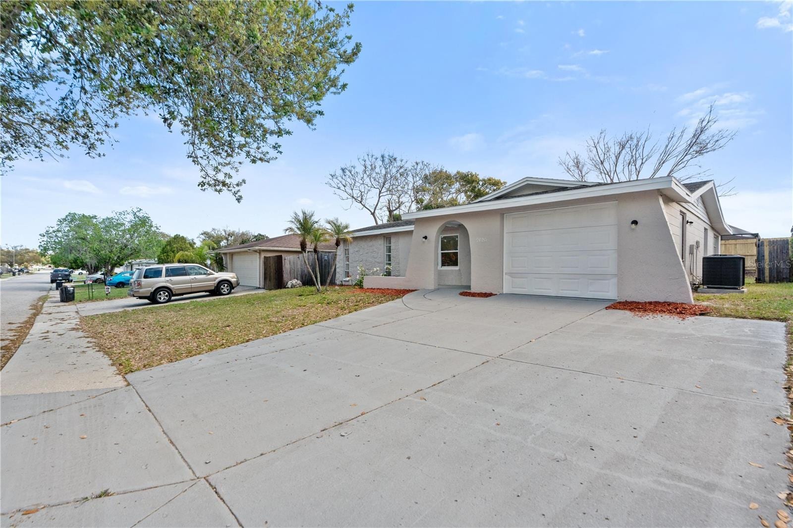 9020 Hunt Club Ln photo 2