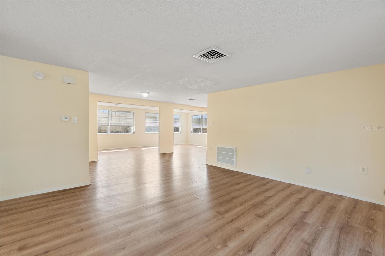 9020 Hunt Club Ln photo 4