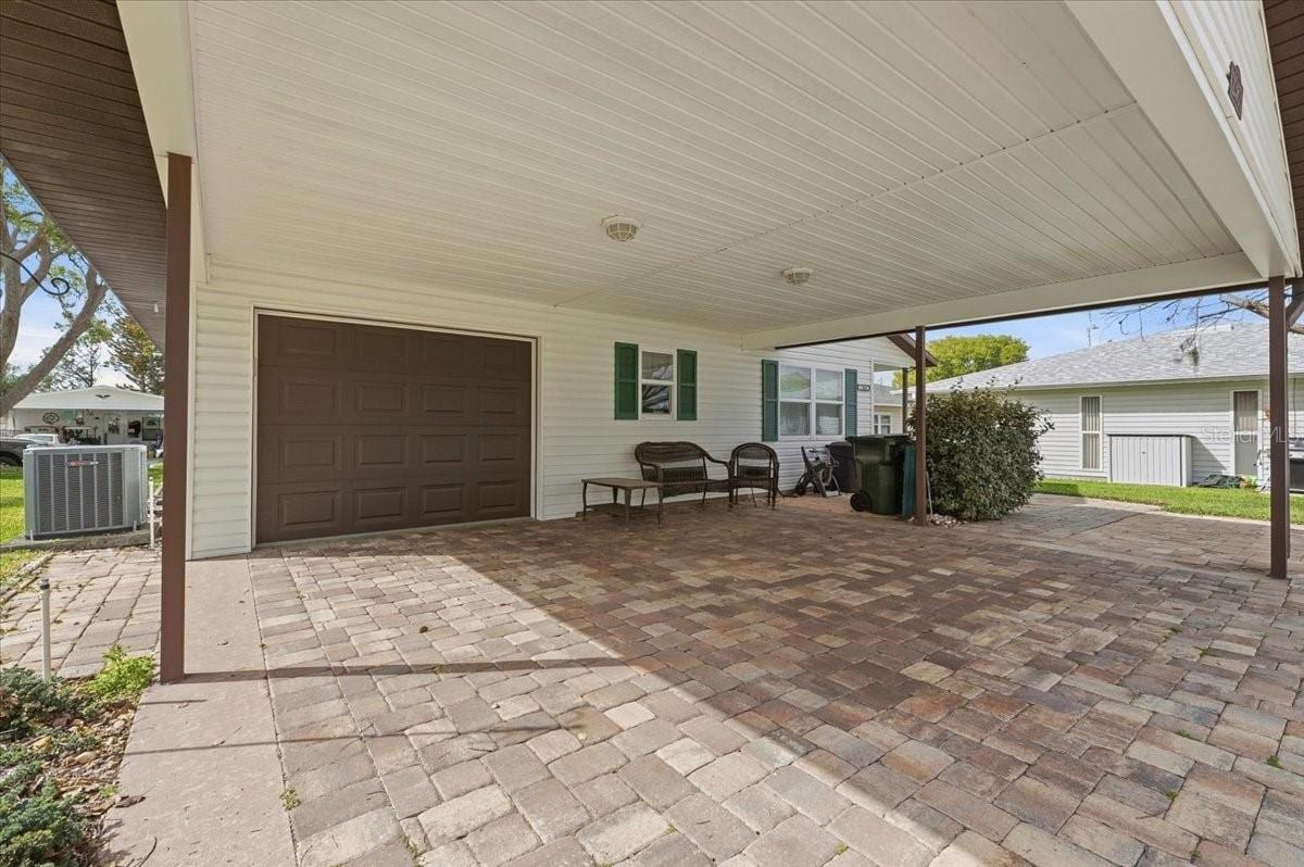 2363 Sea Island Cir S photo 4