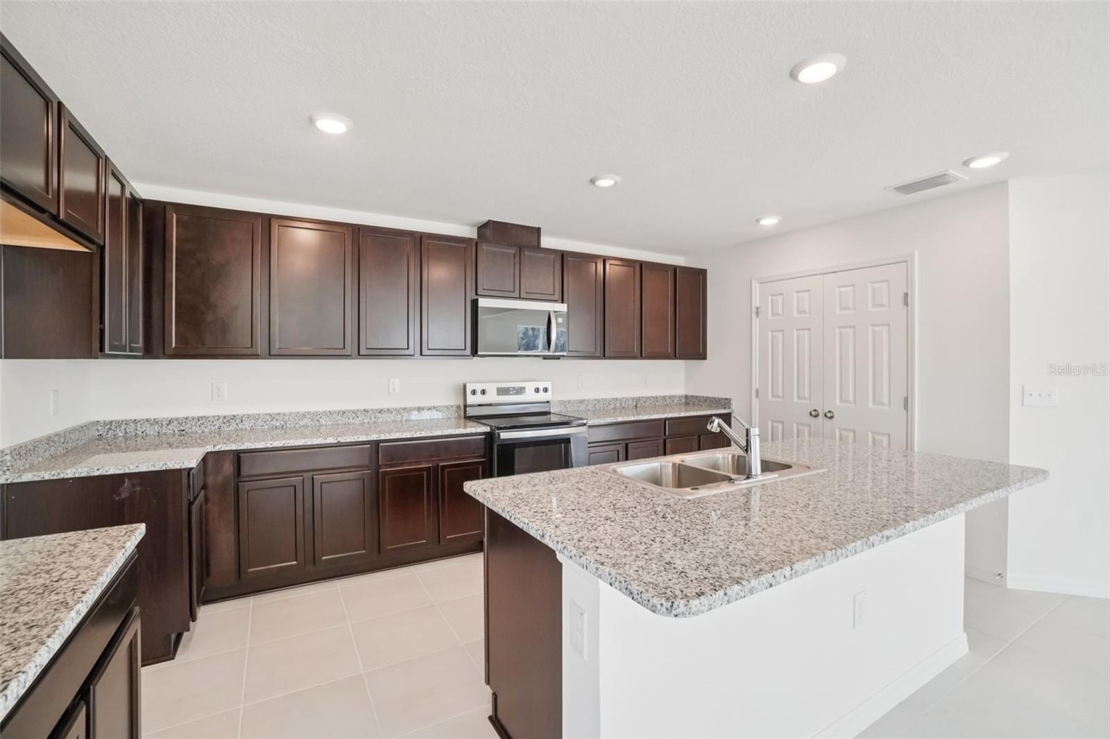 3151 Hopewell Ave photo 2