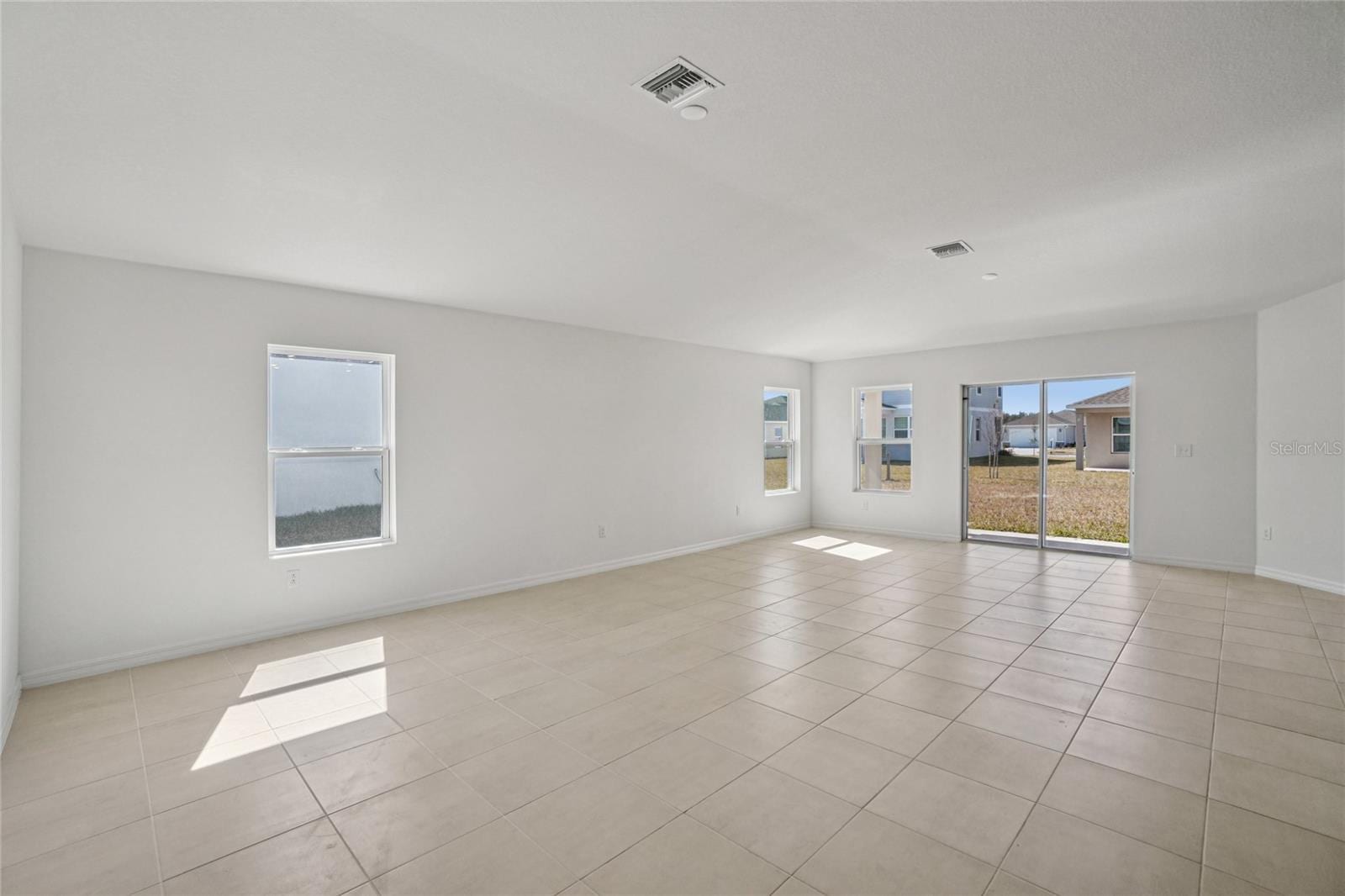 3323 Canberra Pl photo 4