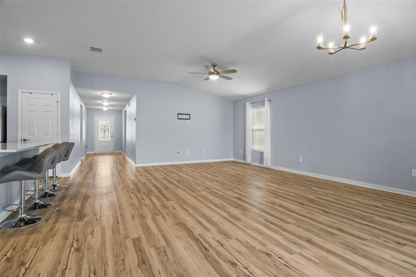 1591 Mattie Pointe Pl photo 3