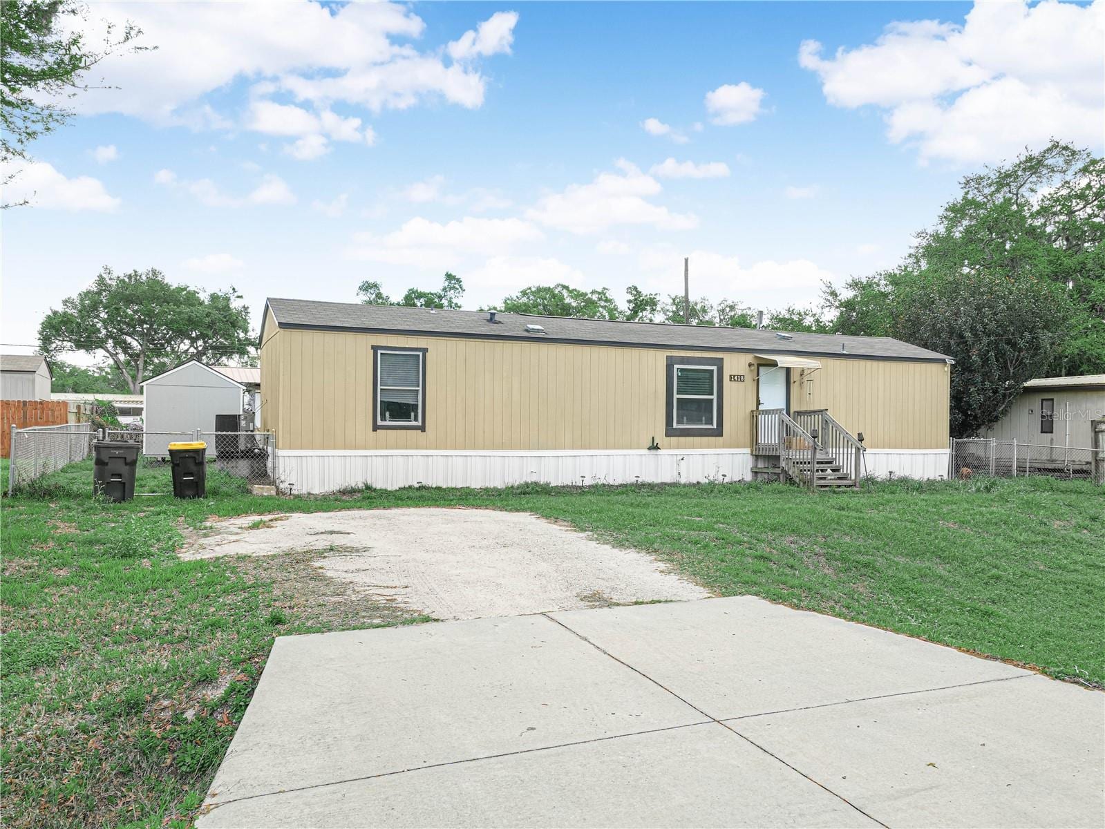 1418 Eva Ave photo 4