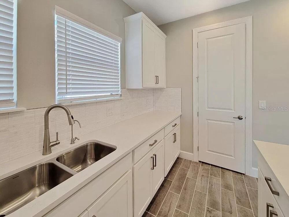 11019 Devonbridge Dr photo 3