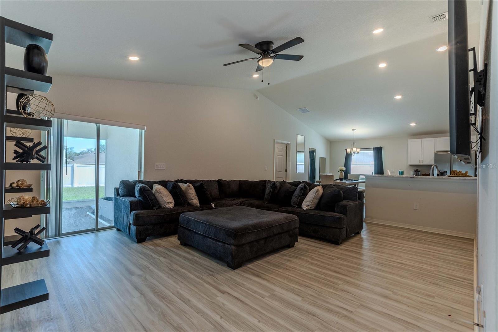 6896 Pebblebrooke Way photo 4