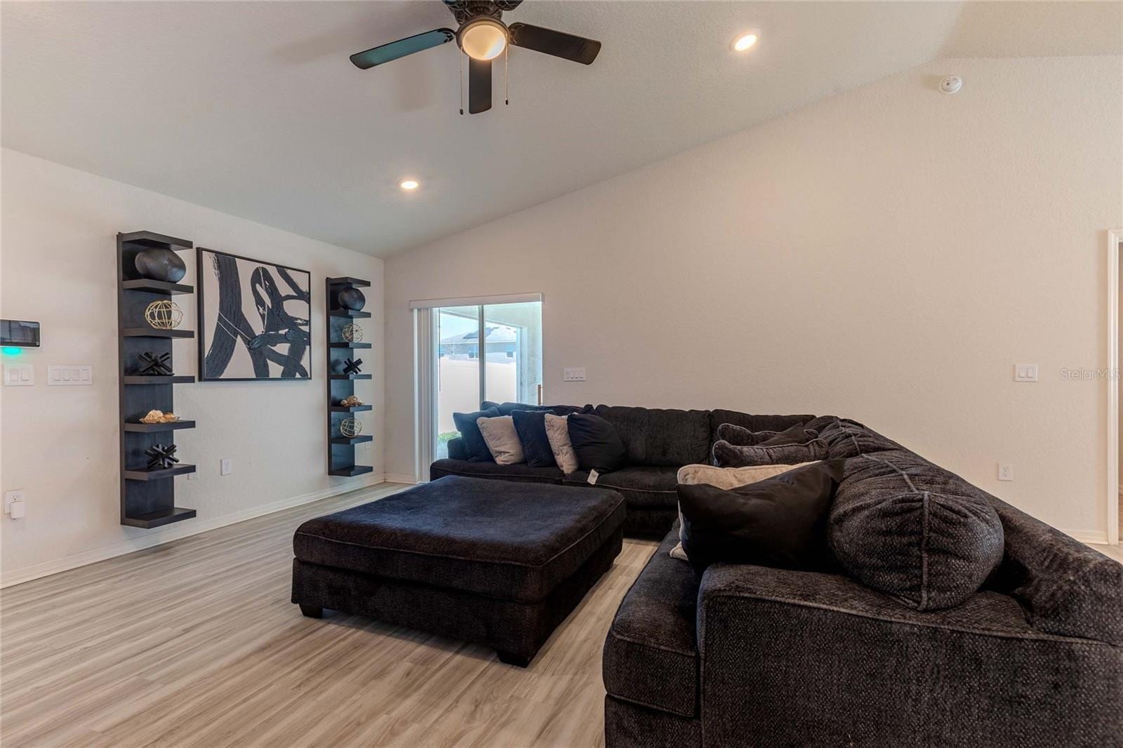 6896 Pebblebrooke Way photo 5