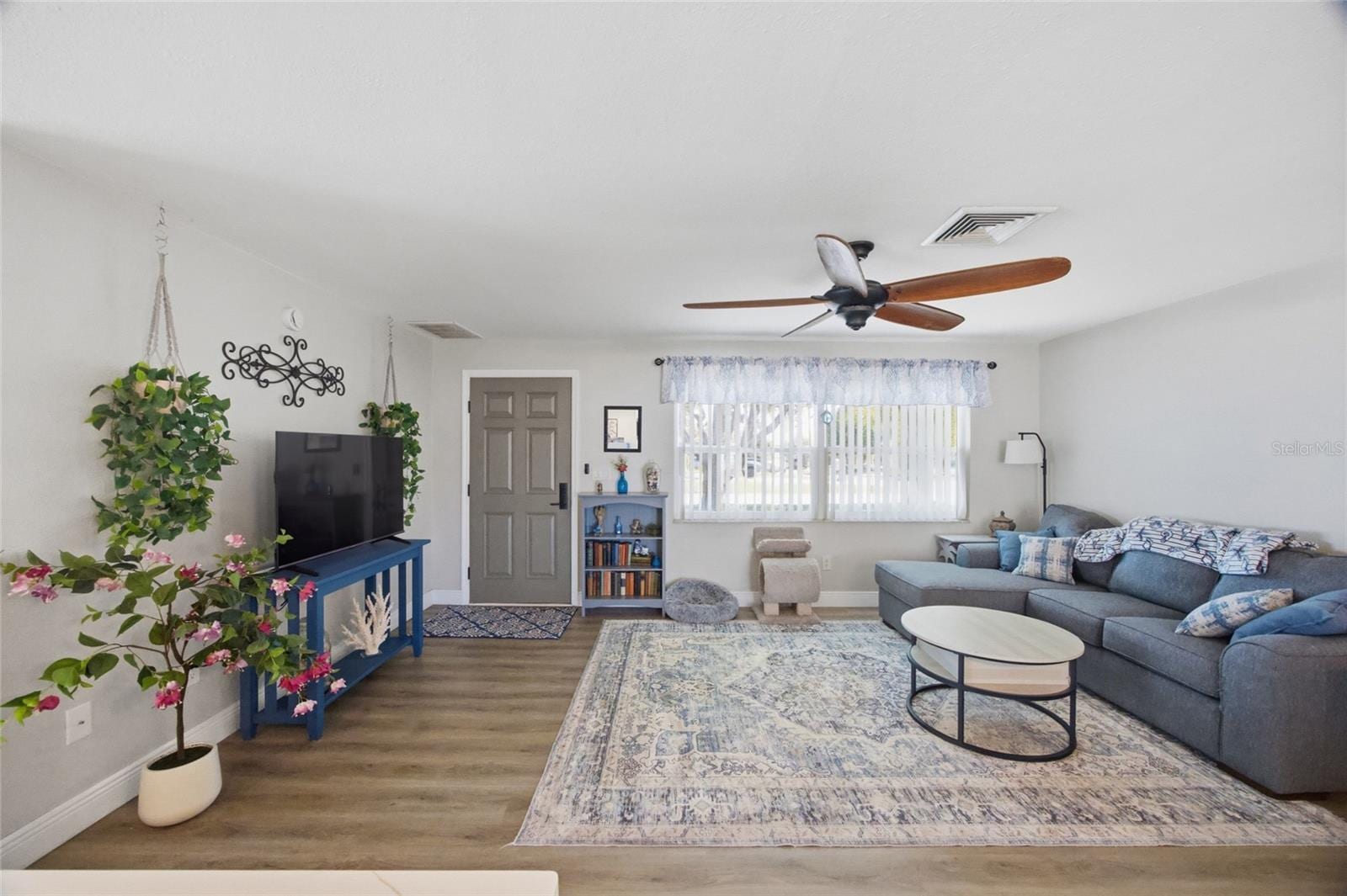 2190 Scotland Dr photo 5