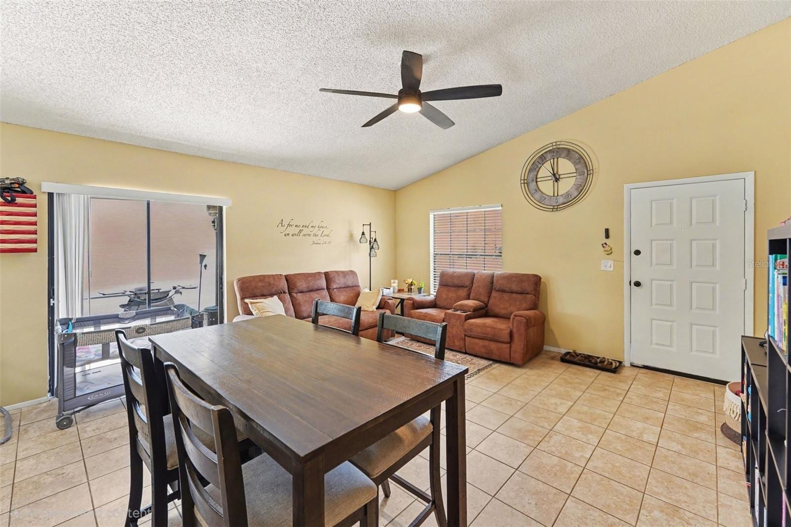 516 Sheridan Dr photo 2