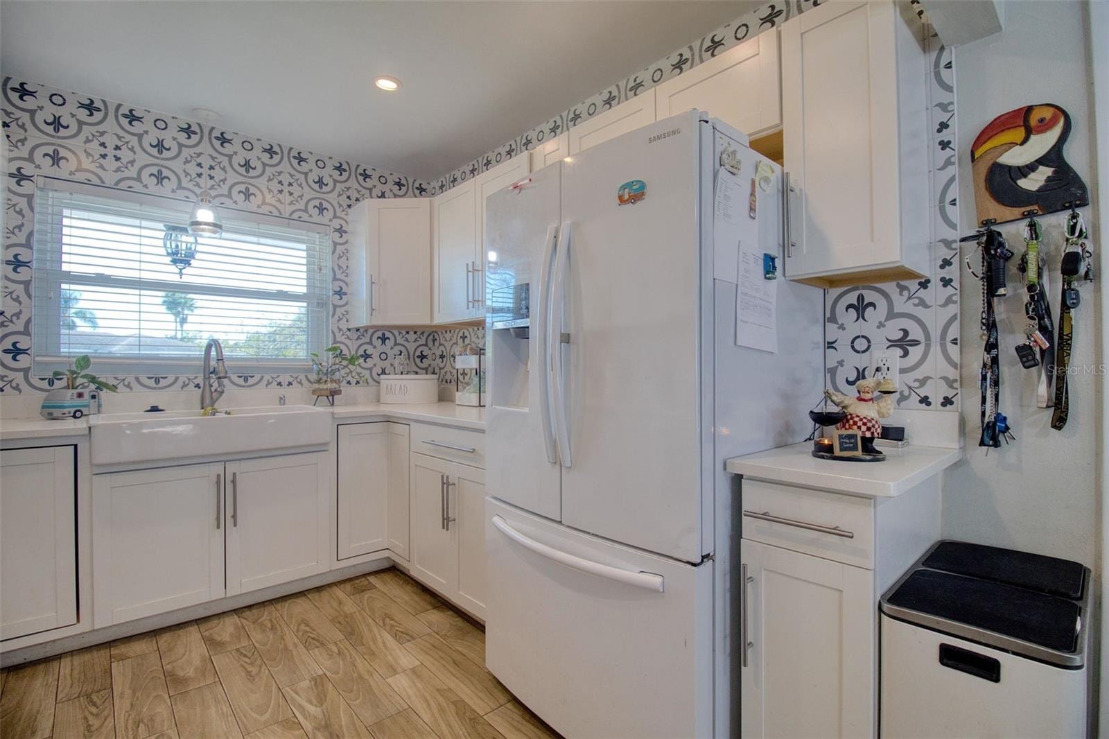 2050 Magnolia Dr photo 3
