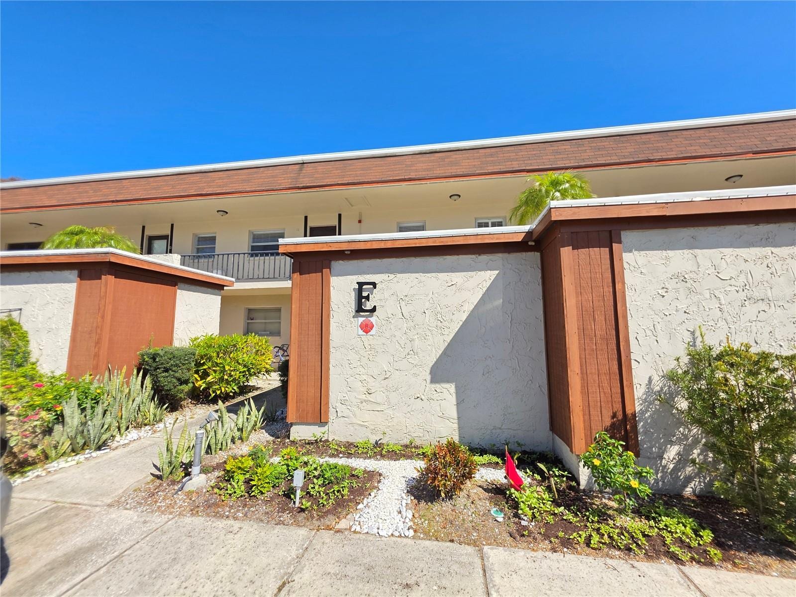 2750 E Bay Dr #10E photo 3