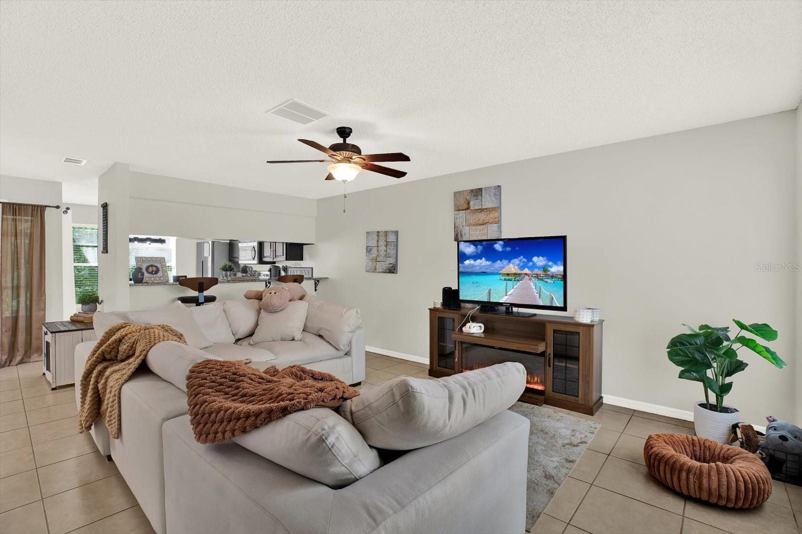 5844 Red Cedar Ln photo 3