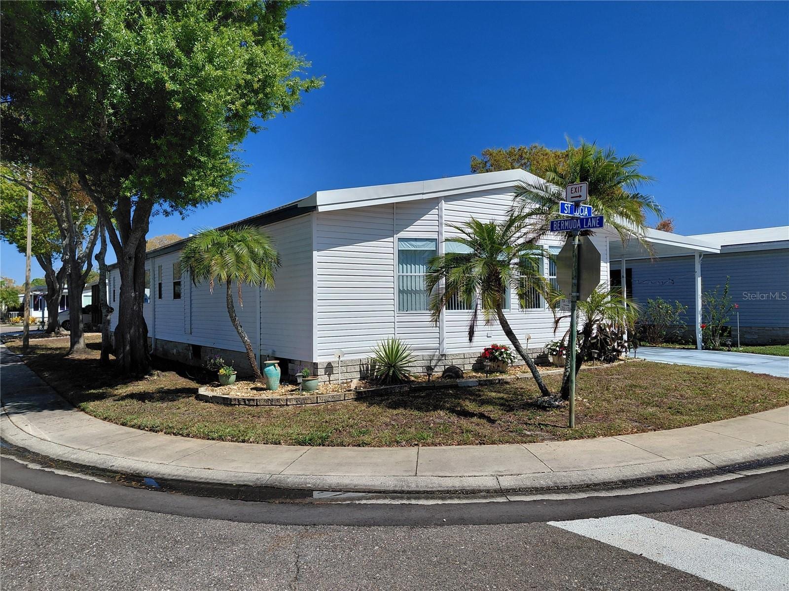 1001 Starkey Rd #704 photo 2