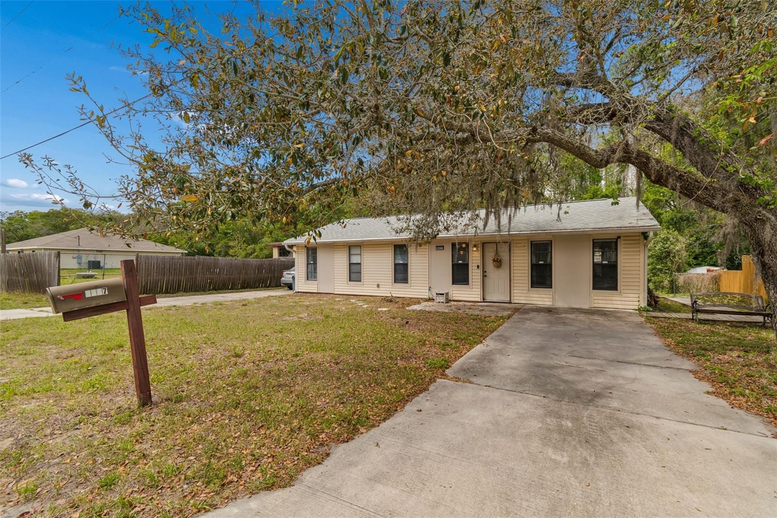 9917 Lake Dr photo 2