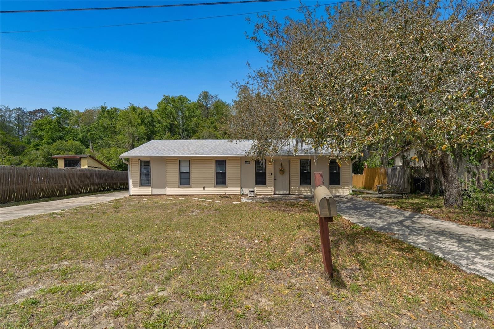 9917 Lake Dr photo 3