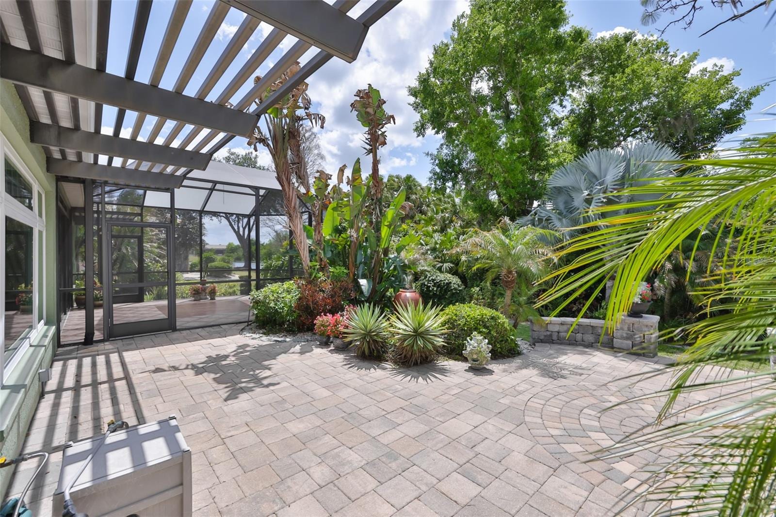 1107 Opal Ln photo 3