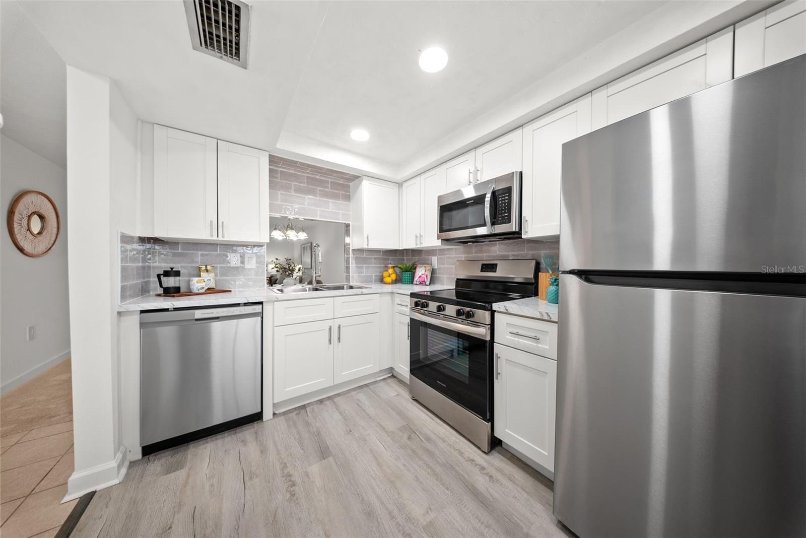 4129 Stratford Dr #4129 photo 4