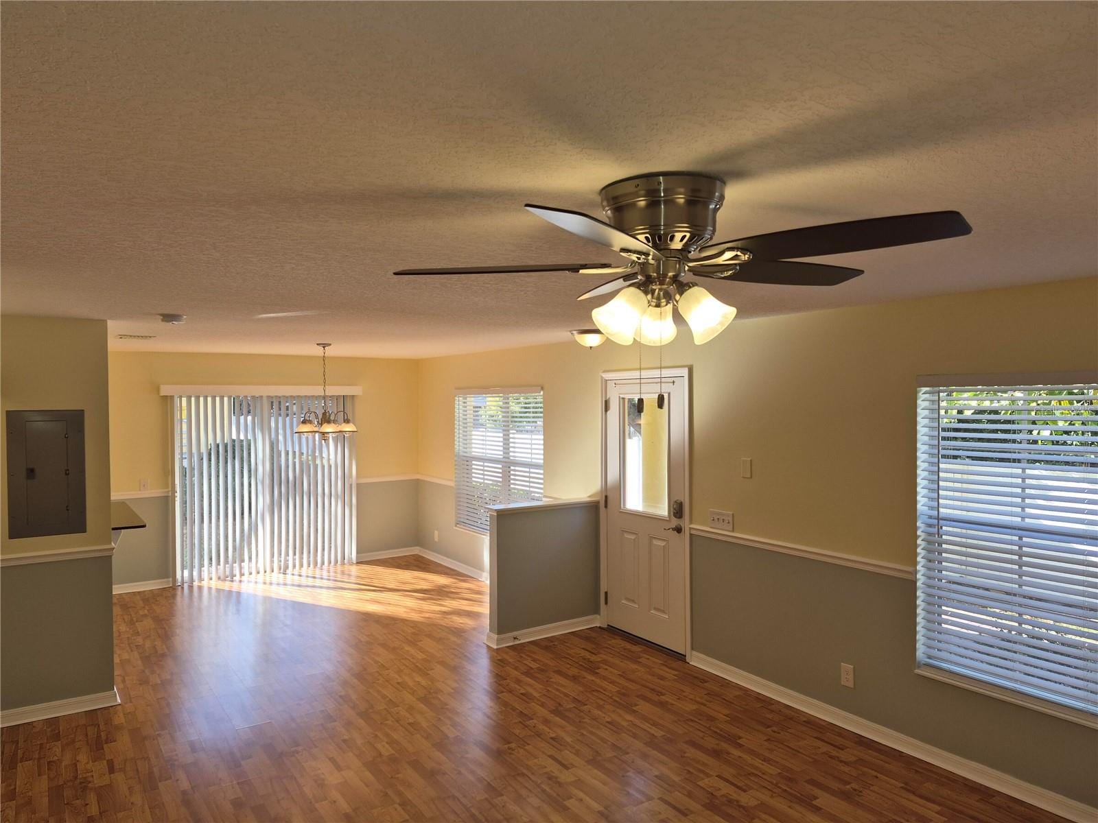 3845 Island Way photo 5