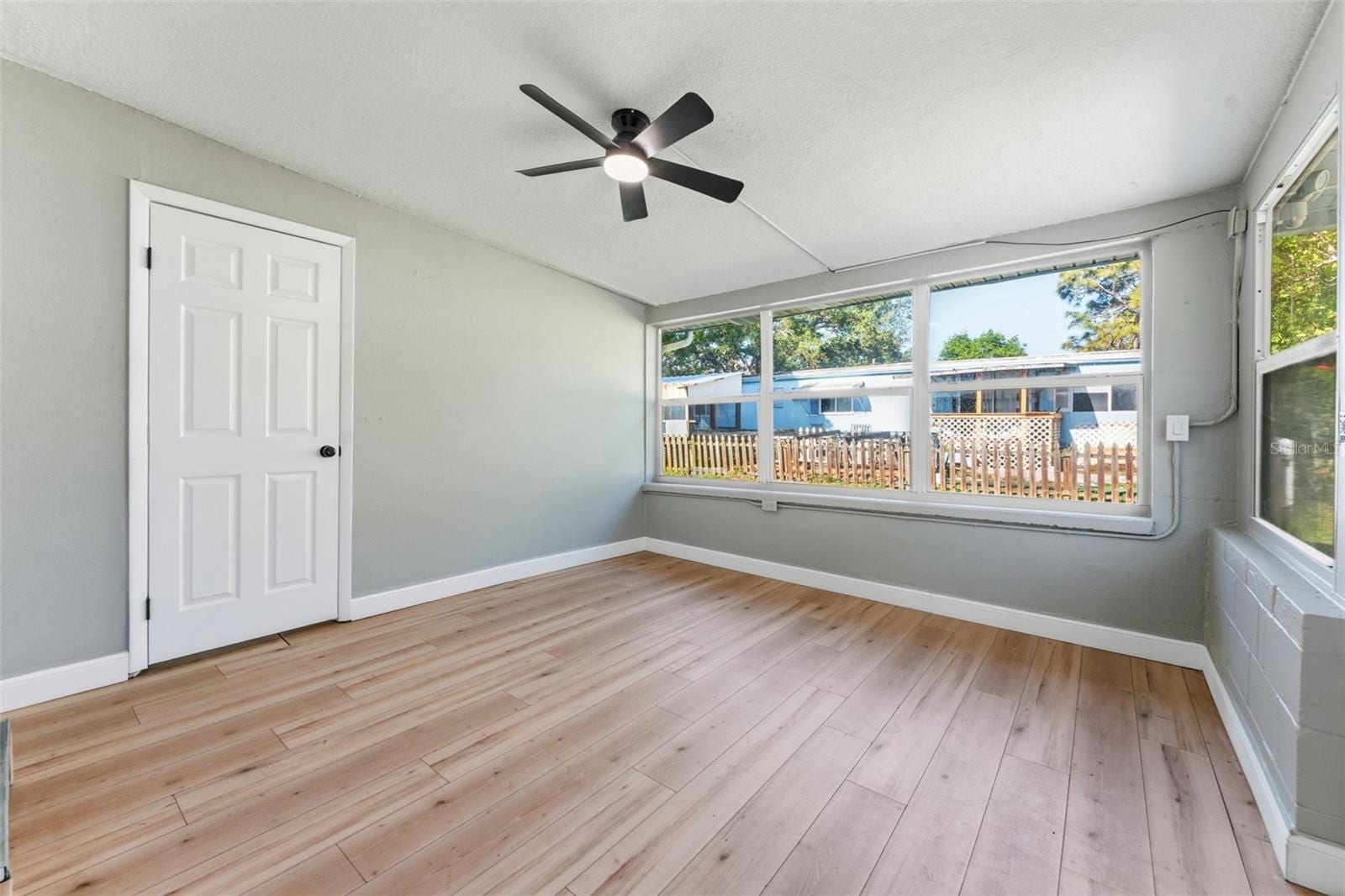 2521 Highland Acres Dr photo 4